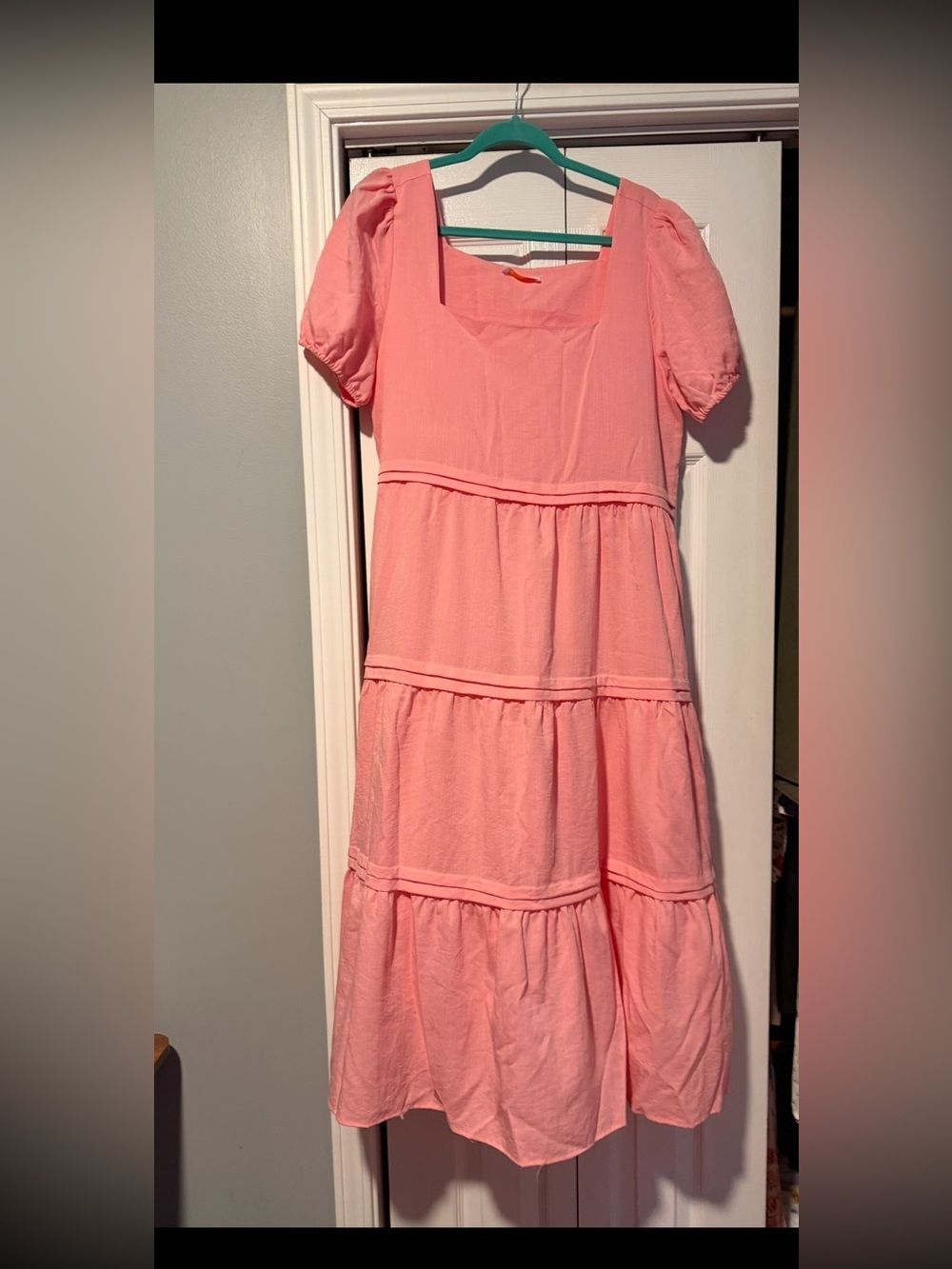 NWOT Pink Tiered Puff-Sleeve Dress